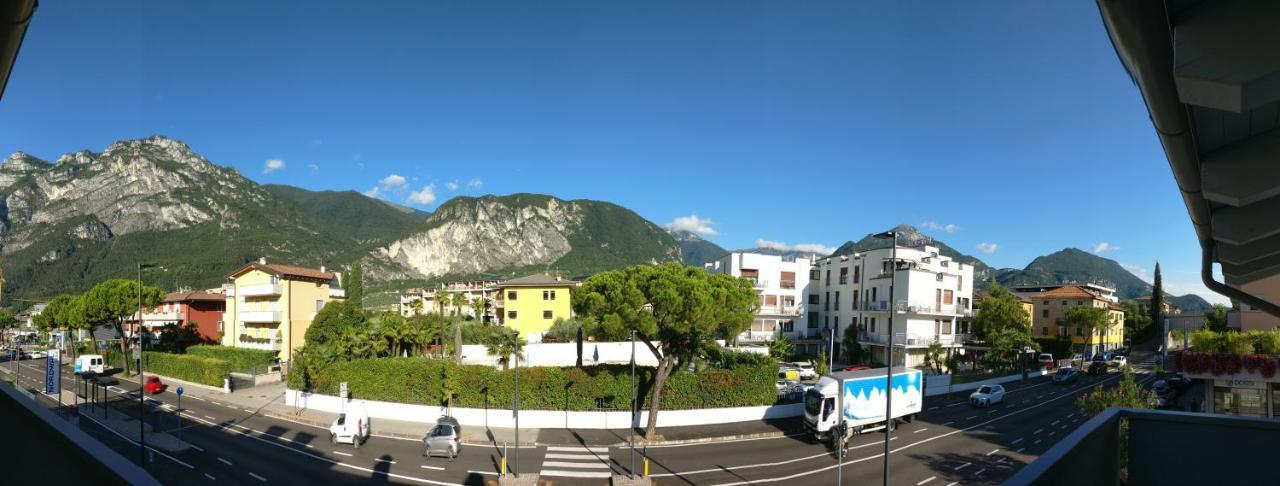 Ferrarini Apartment Riva del Garda Bagian luar foto